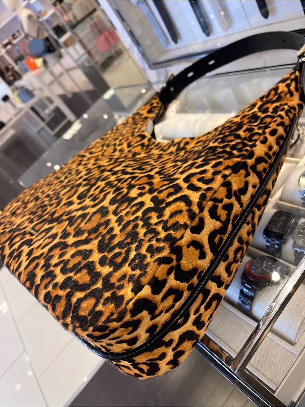 Michael Kors Nolita Large Leopard Print Calf Hair Hobo Shoulder Bag
NWT - Picture 6 of 16